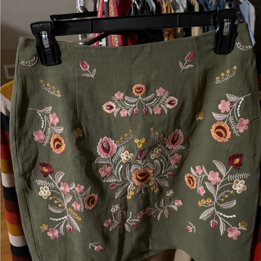 NWT-Entro Embroidered Linen Skirt - Picture 4 of 4